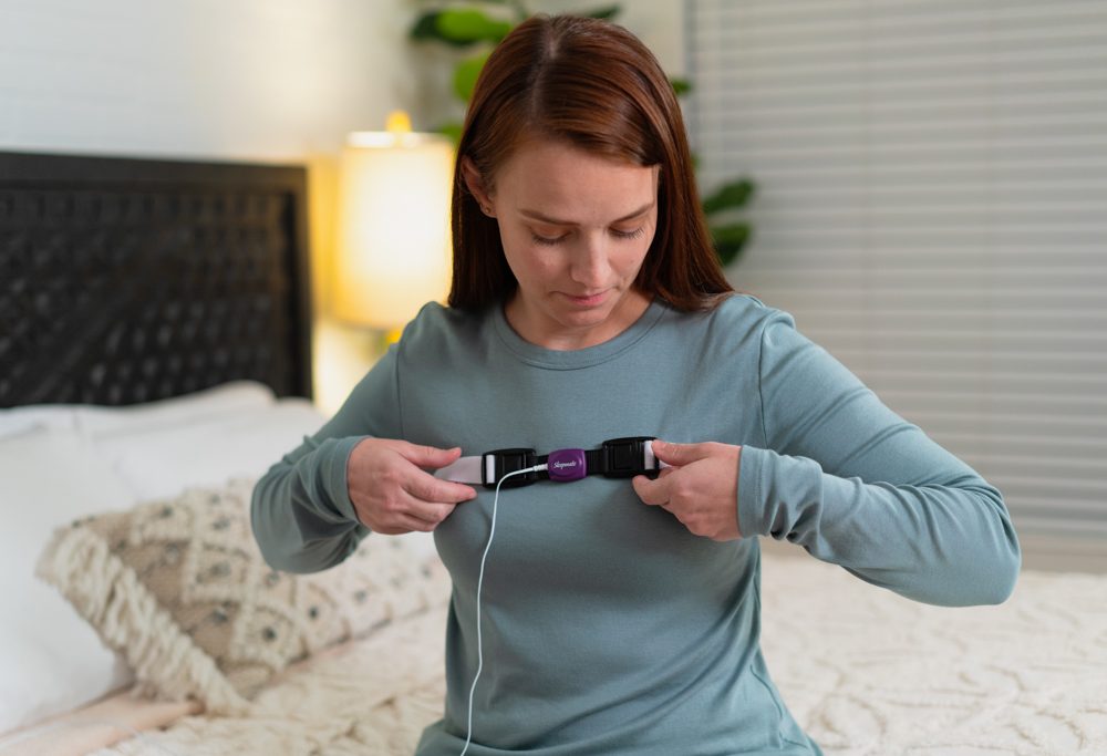 Primer plano de un sensor de esfuerzo respiratorio y cinturón torácico de Snap Diagnostics